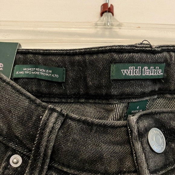 NWT size 6 mom jeans. - Picture 2 of 3